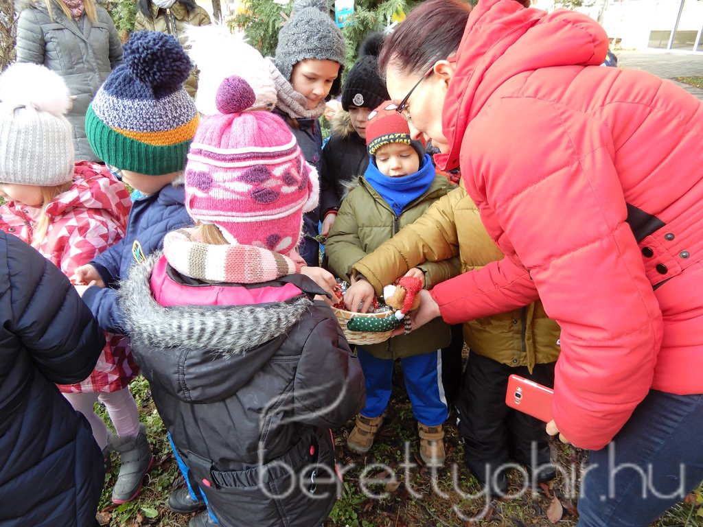 Fenyődíszítés a kórházban 22